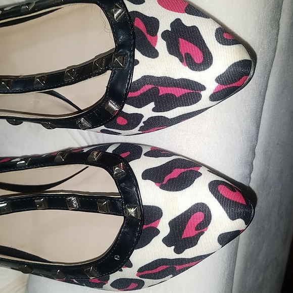 BCBG flats size 8 - Picture 5 of 5